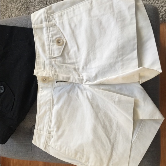 2for1 Banana Republic chino shorts black and cream - Picture 2 of 3